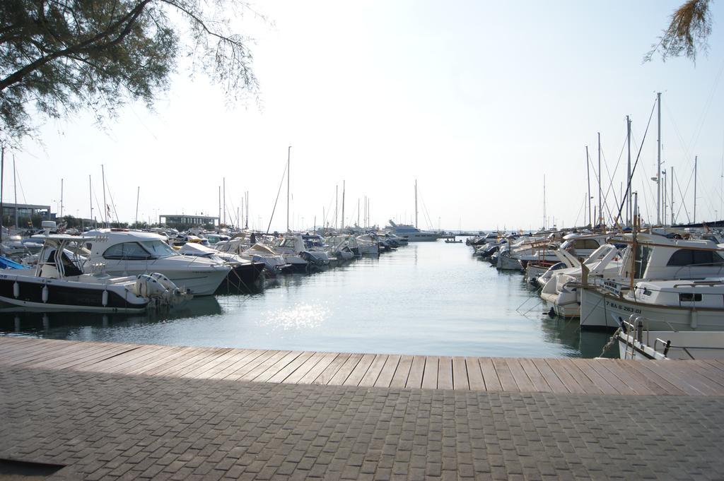 شقة Agi Port De Rosas المظهر الخارجي الصورة
